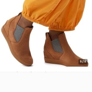 Sorel Brown Chelsea Ankle  Boots
